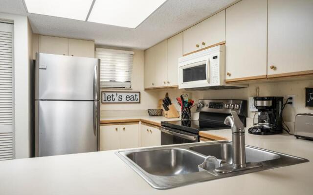 Ocean Village Club E15