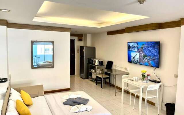 Patong Beach Gardens - Pool, Fast Wifi, Smart TVs