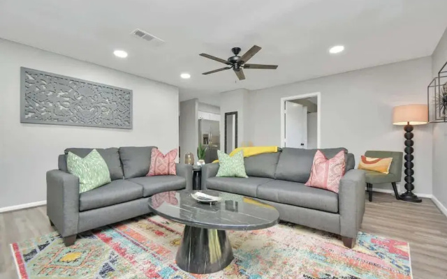 4 BR Luxury Home in Friendswood