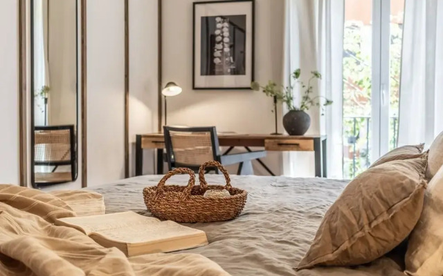 Uzer - 2 Bedrooms in Recoletos