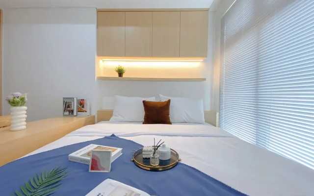 Simple 3Br At Pollux Chadstone Apartment