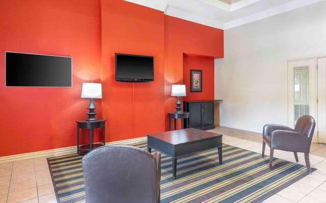 Hawthorn Extended Stay by Wyndham DFW Airport North