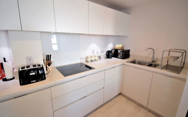 Kennet House Superior Serviced Apartment