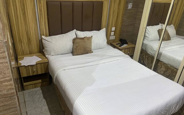 Owee Hotel Exclusive Apartments & Suites