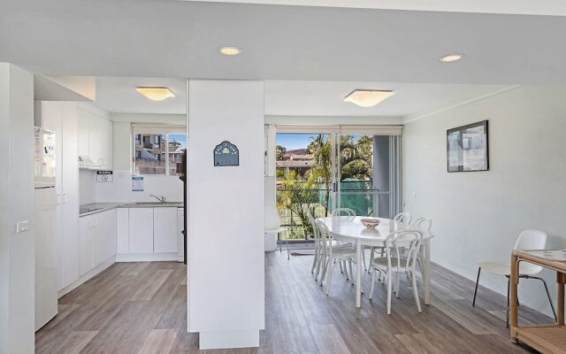 Cirrus, 6/44 Marine Drive