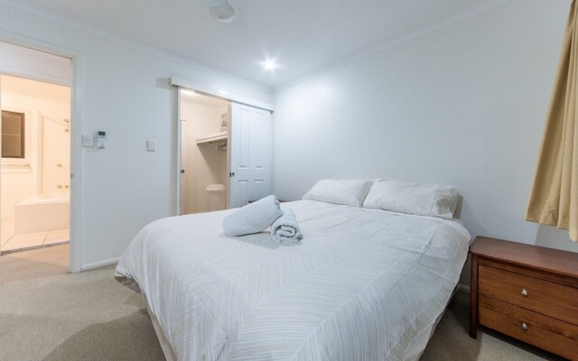 Penny's QLD Palace