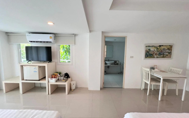 The Terrace Hotel – Guest Rooms – Nakhon Si Thammarat