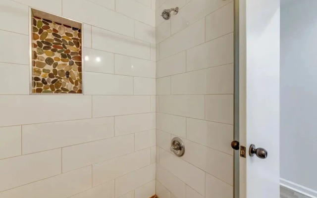 Pet-Friendly Lake Norman Retreat