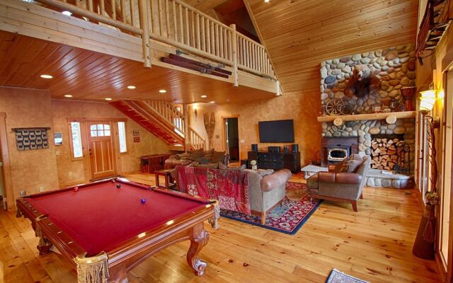 Serenity Pines Lodge in Shugart Flats