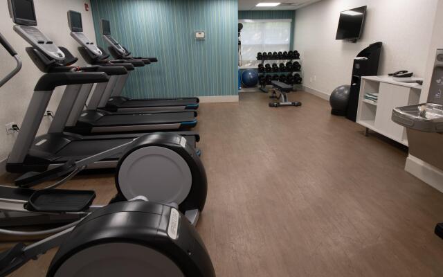 Holiday Inn Express and Suites Manassas by IHG