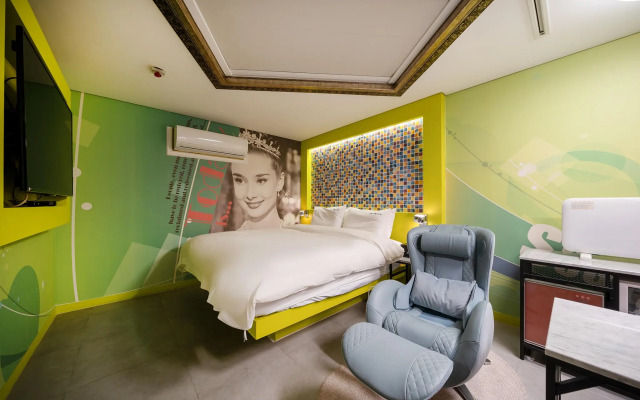 Sugar Hotel