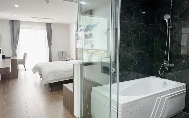 Luxury Phoenix Hotel 2
