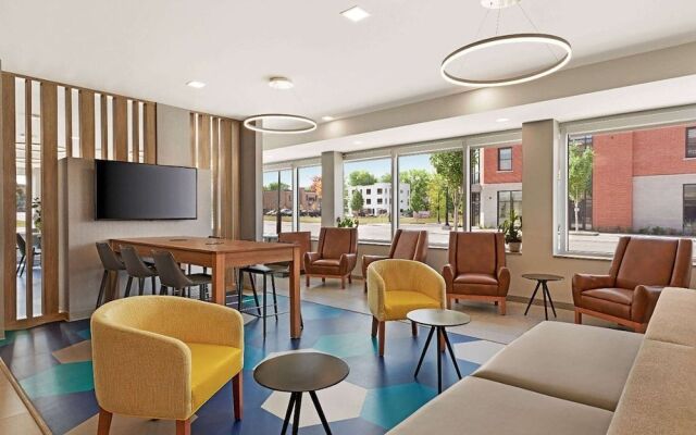 Microtel by Wyndham Lachute