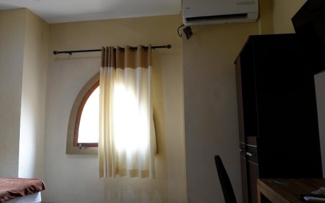 Hotel Syariah Larismanis