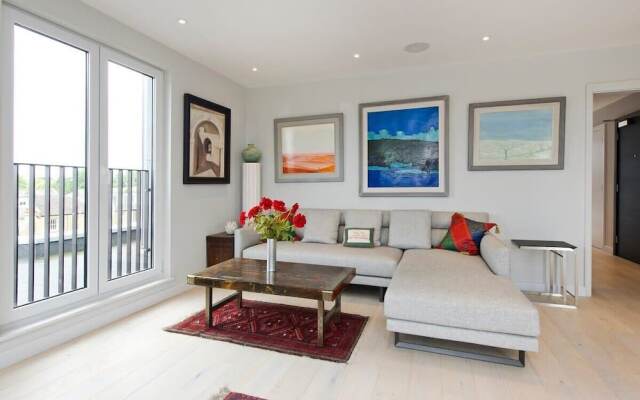 Fabulous 2-bed Penthouse, Wimbledon
