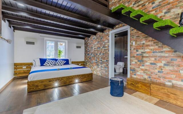 Private Retreat w 5 BR Spa Pool Jacuzzi