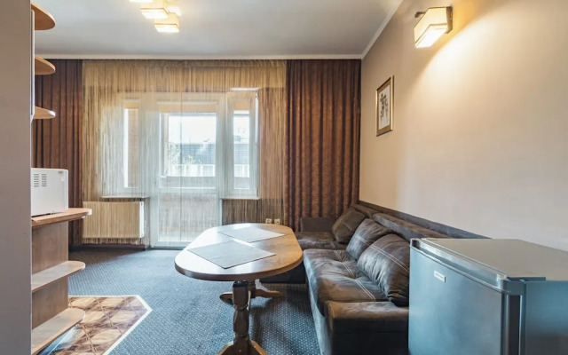 Guest Rooms and Family Apartments