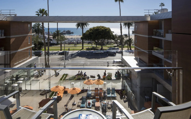 Shore Hotel