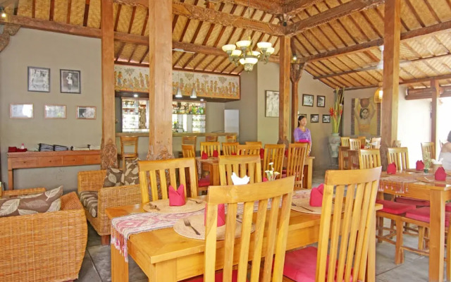 ZEN Premium Ubud Pengosekan 2