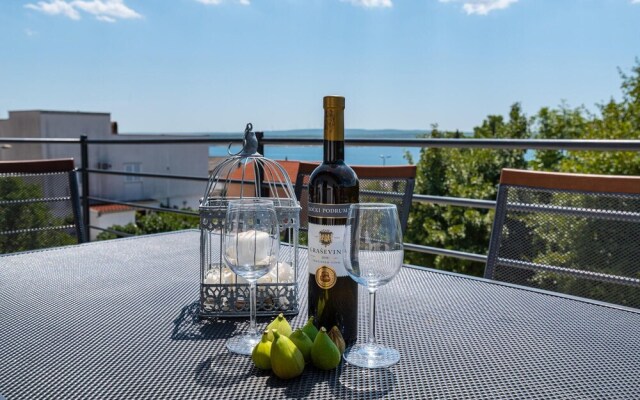 Nice Apartment in Maslenica With 2 Bedrooms and Wifi