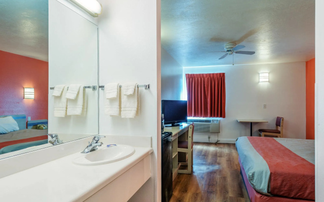 Motel 6 Beaver, UT
