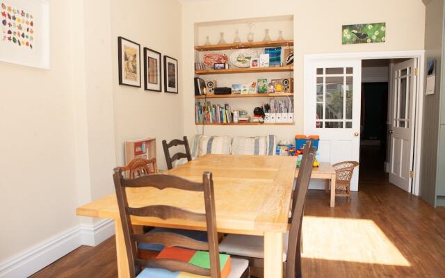 Beautiful 3 Bedroom House in Bishopston