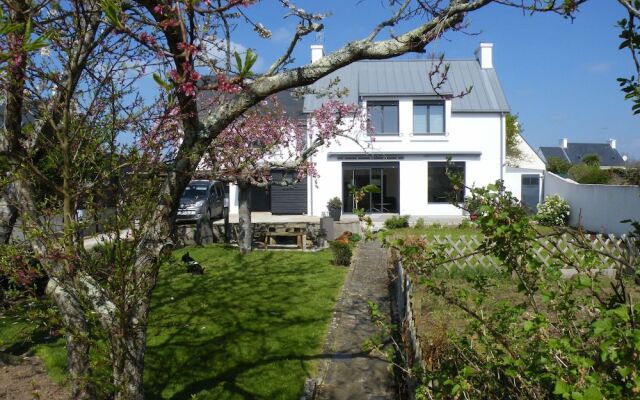 Modern Holiday Home in Concarneau With Terrace