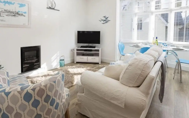 The Apartment, Newcomen Road