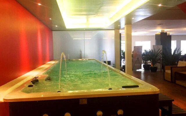 Altos Hotel