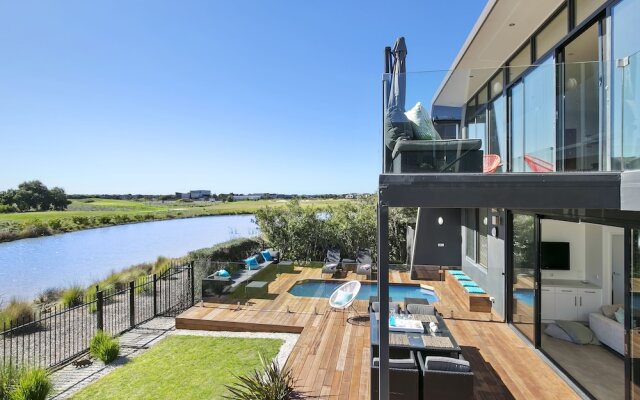 Fabulous Home With Swimming Pool