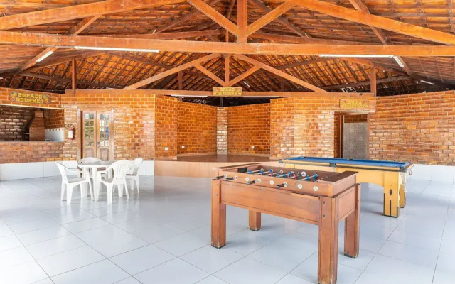 Casa 3Qt-Piscina no Cond.-Churrasq SH136