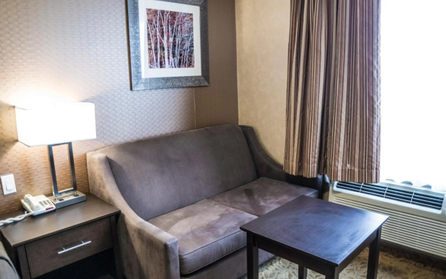 Mississauga Gate Inn
