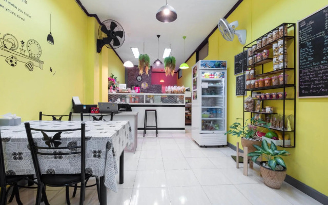 Oyo 75327 Diyana Residence