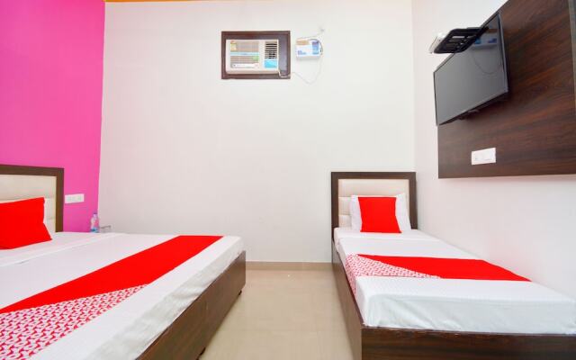 OYO 43291 Br Guest House