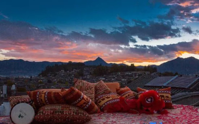 Shanye Yisu · Gucheng Panorama Resort Hotel (Lijiang Beimen Waterwheel)