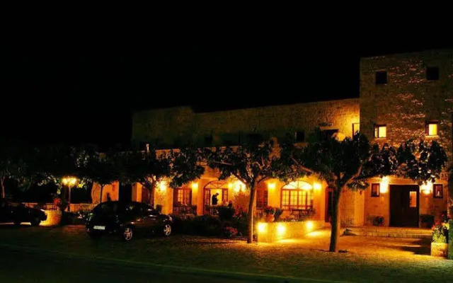 Vlyhada Residence & Restaurant