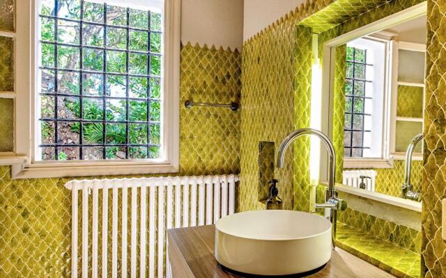 Villa in Cavalaire With Sea View & Pool