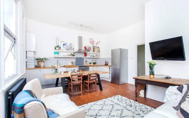 Spacious 2BR flat in Dalston!