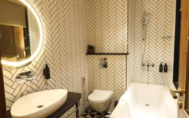 Hays AIR By Ahuja Residences - Golf Course Ext. Road & Sector 51