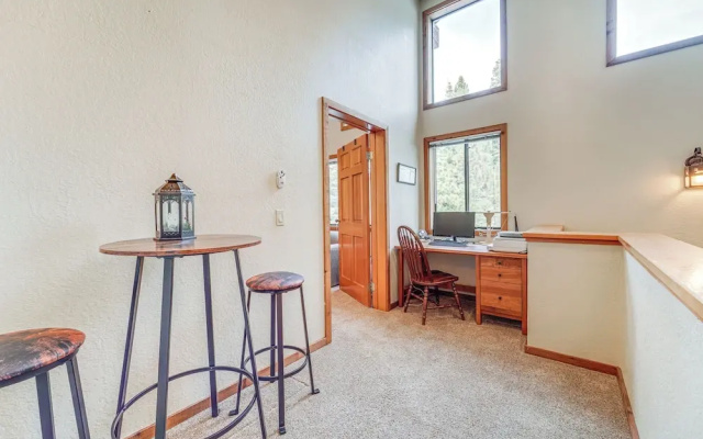 Family-friendly Truckee Cabin in Tahoe Donner!