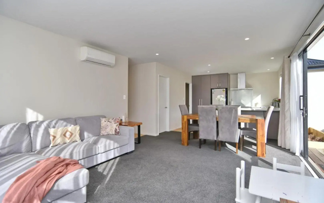 Thomas Townhouse - Christchurch Holiday Homes
