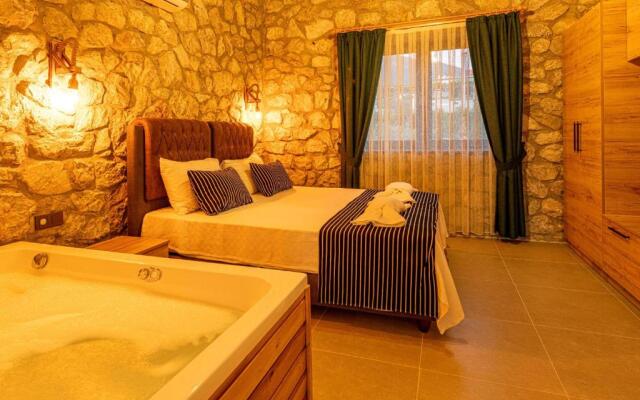 Beyza- Fethiye'de 2+1 Jakuzili Villa