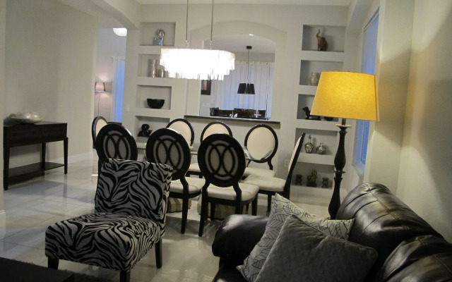 Lake Berkley 7BR Pool Home LB988