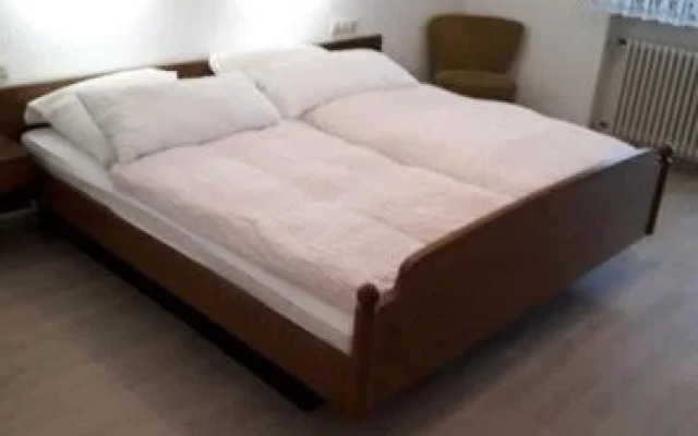 Hotel Saresma Garni