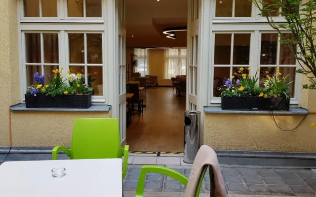 Hotel Clement