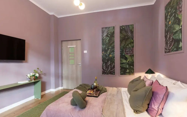 Serene 1BR Apartment in University Square