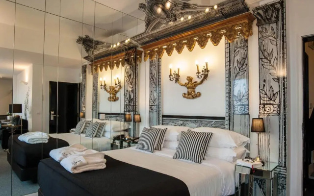 Teatro Boutique Rooms & Suites