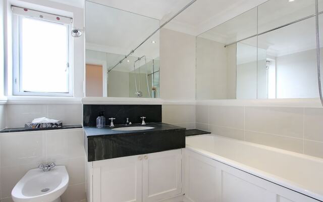 Posh Apartment in London near Hyde Park