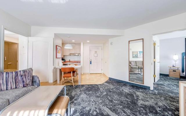 Homewood Suites by Hilton East Rutherford - Meadowlands