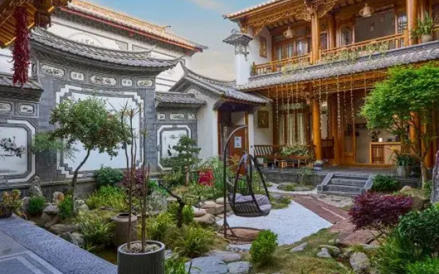 Shaxi Half Homestay